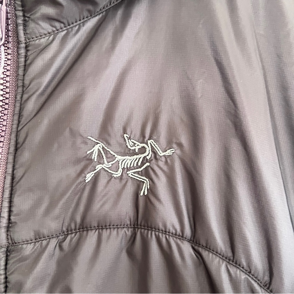 Arc’teryx Atom LT Hoody Women’s Purple Sapphire Insulated Jacket Size Medium - Picture 4 of 11